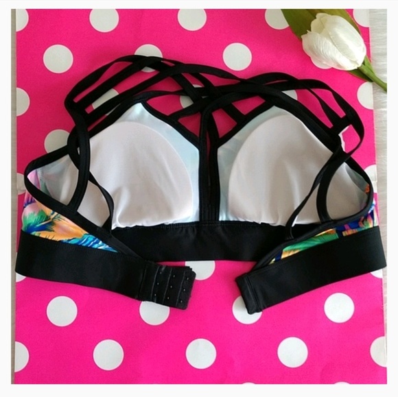Size L🌷PINK VICTORIA'S SECRET ULTIMATE SPORT BRA. - Picture 3 of 4